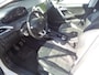 Peugeot 2008 1.2 PureTech Féline Ecc, Panorama dak, Carplay/android, trekhaak, metallic lak