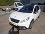 Peugeot 2008 1.2 PureTech Féline Ecc, Panorama dak, Carplay/android, trekhaak, metallic lak