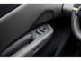 Lynk & Co 02 More 66 kWh | 22kW Lader | Panoramadak | 360 Graden Camera | Parkeersensoren | Keyless Entry | Elektrische Achterklep | Elektrisch Verstelbare Voorstoelen | Stoelverwarming | Cruise Control Adaptief | Dodehoekdetectie | Navigatie | Apple Carplay | Android Auto