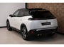 Peugeot 2008 1.2 PureTech GT *PANORAMADAK/STOELVERWARMING* Afn. Trekhaak/Apple Carplay/Navi/Camera VOL