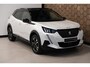 Peugeot 2008 1.2 PureTech GT *PANORAMADAK/STOELVERWARMING* Afn. Trekhaak/Apple Carplay/Navi/Camera VOL