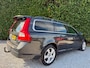 Volvo V70 2.5T Momentum AUT|NWE APK & DB-RIEM|NAVI|TREKH|LEER