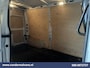 Renault Master 2.3 dCi 136pk L2H2 Euro6 Airco | Navigatie | Camera | Trekhaak | Cruisecontrol Parkeersensoren, Bijrijdersbank