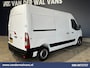 Renault Master 2.3 dCi 136pk L2H2 Euro6 Airco | Navigatie | Camera | Trekhaak | Cruisecontrol Parkeersensoren, Bijrijdersbank