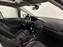 Volkswagen Golf 1.6 TDI Connected Series PANO NAVI CRUISE LM ECC CARPLAY.