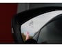 Alfa Romeo Junior 1.2 145PK AUTOMAAT Hybrid IBRIDA TI | TECHNO PACK: (LED MATRIX KOPLAMPEN, DRAADLOZE TELEFOONLADER, DODEHOEK DETECTIE, PARKEERSENSOREN VOOR ACHTER EN ZIJKANT, NAVIGATIE, ELEKTRISCH BEDIENBARE ACHTERKLEP, KEYLESS ENTRY, ADAPTIVE CRUISE CONTROL, ACHTERUITRIJ CAMERA) | PACK TI: (ELEKTRISCH BEDIENBARE BESTUUDERSSTOEL, VERKEERSBORDEN WEERGAVE, GETINTE ACHTERRUITEN, SFEER VERLICHTING, GLANZEND ZWARTE BODYKIT, 10,25" TOUCHSCREEN, LEDEREN STUURWIEL, VERSTELBARE KOFFERVLOER OP 3 NIVEAUS) | 18" LICHTMETALEN VELGEN "FORI" | DRAADLOZE APPLE CARPLAY/ANDROID AUTO | MASSAGE FUNCTIE OP DE BESTUURDERSSTOEL | STOEL VERWARMING | VOORRUIT VERWARMING |