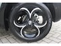 Alfa Romeo Junior 1.2 145PK AUTOMAAT Hybrid IBRIDA TI | TECHNO PACK: (LED MATRIX KOPLAMPEN, DRAADLOZE TELEFOONLADER, DODEHOEK DETECTIE, PARKEERSENSOREN VOOR ACHTER EN ZIJKANT, NAVIGATIE, ELEKTRISCH BEDIENBARE ACHTERKLEP, KEYLESS ENTRY, ADAPTIVE CRUISE CONTROL, ACHTERUITRIJ CAMERA) | PACK TI: (ELEKTRISCH BEDIENBARE BESTUUDERSSTOEL, VERKEERSBORDEN WEERGAVE, GETINTE ACHTERRUITEN, SFEER VERLICHTING, GLANZEND ZWARTE BODYKIT, 10,25" TOUCHSCREEN, LEDEREN STUURWIEL, VERSTELBARE KOFFERVLOER OP 3 NIVEAUS) | 18" LICHTMETALEN VELGEN "FORI" | DRAADLOZE APPLE CARPLAY/ANDROID AUTO | MASSAGE FUNCTIE OP DE BESTUURDERSSTOEL | STOEL VERWARMING | VOORRUIT VERWARMING |