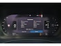Volvo XC60 T6 Recharge AWD R-Design - Panorama/schuifdak - IntelliSafe Assist - Harman/Kardon audio - Adaptieve LED koplampen - Parkeercamera achter - Verwarmde voorstoelen, stuur & achterbank - Parkeersensoren voor & achter - Elektr. bedienb. voorstoelen met geheugen - Draadloze tel. lader - Extra getint glas - 19' LMV