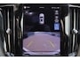Volvo XC60 T6 Recharge AWD R-Design - Panorama/schuifdak - IntelliSafe Assist - Harman/Kardon audio - Adaptieve LED koplampen - Parkeercamera achter - Verwarmde voorstoelen, stuur & achterbank - Parkeersensoren voor & achter - Elektr. bedienb. voorstoelen met geheugen - Draadloze tel. lader - Extra getint glas - 19' LMV