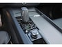 Volvo XC60 T6 Recharge AWD R-Design - Panorama/schuifdak - IntelliSafe Assist - Harman/Kardon audio - Adaptieve LED koplampen - Parkeercamera achter - Verwarmde voorstoelen, stuur & achterbank - Parkeersensoren voor & achter - Elektr. bedienb. voorstoelen met geheugen - Draadloze tel. lader - Extra getint glas - 19' LMV