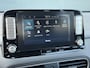 Hyundai Kona Electric EV Premium 64 kWh ✓Soh 93.2 %✓2e Eigenaar✓Carplay✓Camera✓Navi✓Keyless✓Halfleder✓Rijstrooksensor✓Dodehoeksensor✓Pdc V+A✓Lm velgen✓Clima✓Cruise✓204pk✓N.A.P✓Apk tot 09-2027
