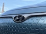 Hyundai Kona Electric EV Premium 64 kWh ✓Soh 93.2 %✓2e Eigenaar✓Carplay✓Camera✓Navi✓Keyless✓Halfleder✓Rijstrooksensor✓Dodehoeksensor✓Pdc V+A✓Lm velgen✓Clima✓Cruise✓204pk✓N.A.P✓Apk tot 09-2027