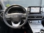 Hyundai Kona Electric EV Premium 64 kWh ✓Soh 93.2 %✓2e Eigenaar✓Carplay✓Camera✓Navi✓Keyless✓Halfleder✓Rijstrooksensor✓Dodehoeksensor✓Pdc V+A✓Lm velgen✓Clima✓Cruise✓204pk✓N.A.P✓Apk tot 09-2027