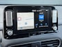 Hyundai Kona Electric EV Premium 64 kWh ✓Soh 93.2 %✓2e Eigenaar✓Carplay✓Camera✓Navi✓Keyless✓Halfleder✓Rijstrooksensor✓Dodehoeksensor✓Pdc V+A✓Lm velgen✓Clima✓Cruise✓204pk✓N.A.P✓Apk tot 09-2027