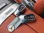 Mercedes-Benz C-klasse 200 Luxury Line, 1e eigenaar, NAP, CarPlay, Leder, DISTRONIC, 18 inch