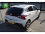 Hyundai i20 1.0 T-GDI Premium Sky Automaat Panoramadak/Apple carplay/Achteruitrijcamera/Stoelverwarming voor en achter/Stuurverwarming/Lane assist/Adaptieve cruise control/Bose Audio