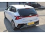 Hyundai i20 1.0 T-GDI Premium Sky Automaat Panoramadak/Apple carplay/Achteruitrijcamera/Stoelverwarming voor en achter/Stuurverwarming/Lane assist/Adaptieve cruise control/Bose Audio