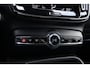Volvo XC40 2.0 B4 Momentum Business Camera, Stoel/Stuurverwarming, Trekhaak, Cruise Control