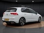 Volkswagen Golf 1.5 eTSI R-Line | Navigatie | IQ-Light | ACC | Stuur-/Stoelverwarming | Camera | Keyless |