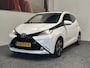 Toyota Aygo 1.0 VVT-i X-POSE CABRIOLET 1E EIGENAAR NAVIGATIE CRUISE CONTROL CLIMATE CONTROL BLUETOOTH TELEFOON MEDIA VOORBEREIDING ACHTERUITRIJCAMERA ZEER MOOI !!
