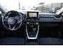 Toyota RAV4 2.5 Hybrid Active | 179 PK | Adaptieve cruise control | Achteruitrijcamera | LED koplampen | Trekhaak | Toyota RAV4 2.5 Hybrid Active met 2.5-liter 4-cilinder hybride motor, adaptieve cruise control, LED koplampen, achteruitrijcamera, parkeersensoren achter, automatische airconditioning, Apple/