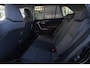 Toyota RAV4 2.5 Hybrid Active | 179 PK | Adaptieve cruise control | Achteruitrijcamera | LED koplampen | Trekhaak | Toyota RAV4 2.5 Hybrid Active met 2.5-liter 4-cilinder hybride motor, adaptieve cruise control, LED koplampen, achteruitrijcamera, parkeersensoren achter, automatische airconditioning, Apple/
