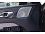 Volvo XC60 2.0 T8 Plug-in hybrid AWD Ultimate Dark | Pano | BLIS | Pilot assist | Camera | HuD | B&W | Stoel + Stuurverwarming | Elec.trekhaak