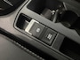 Volkswagen T-Roc 1.5 TSI R-Line Business+ | ADAPTIVE CRUISE CONTROL | ACHTERUITRIJCAMERA | TREKHAAK | ELEKTRISCH BEDIENBARE ACHTERKLEP | PANORAMADAK |