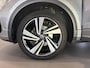 Volkswagen T-Roc 1.5 TSI R-Line Business+ | ADAPTIVE CRUISE CONTROL | ACHTERUITRIJCAMERA | TREKHAAK | ELEKTRISCH BEDIENBARE ACHTERKLEP | PANORAMADAK |