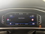 Volkswagen T-Roc 1.5 TSI R-Line Business+ | ADAPTIVE CRUISE CONTROL | ACHTERUITRIJCAMERA | TREKHAAK | ELEKTRISCH BEDIENBARE ACHTERKLEP | PANORAMADAK |