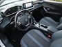 Peugeot e-2008 EV Allure 50 kWh 136 Pk Automaat Navi / DAB / Apple Carplay / Camera / SOH 90,5 %