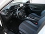 Peugeot e-2008 EV Allure 50 kWh 136 Pk Automaat Navi / DAB / Apple Carplay / Camera / SOH 90,5 %