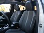 Peugeot e-2008 EV Allure 50 kWh 136 Pk Automaat Navi / DAB / Apple Carplay / Camera / SOH 90,5 %