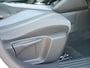 Peugeot e-2008 EV Allure 50 kWh 136 Pk Automaat Navi / DAB / Apple Carplay / Camera / SOH 90,5 %