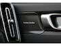 Volvo XC40 B4 (M-HYBRID) PLUS DARK -PANO.DAK|HARMAN/KARDON|CAMERA|POWER-SEATS|VERW.VOORRUIT|PRIVACY.GLAS|TREKHAAK|18"