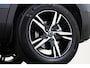 Volvo XC40 B4 (M-HYBRID) PLUS DARK -PANO.DAK|HARMAN/KARDON|CAMERA|POWER-SEATS|VERW.VOORRUIT|PRIVACY.GLAS|TREKHAAK|18"