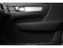 Volvo XC40 B4 (M-HYBRID) PLUS DARK -PANO.DAK|HARMAN/KARDON|CAMERA|POWER-SEATS|VERW.VOORRUIT|PRIVACY.GLAS|TREKHAAK|18"