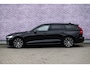 Volvo V60 2.0 T8 Plug-in Hybrid AWD Plus Dark | SOH:100% | PHEV Long Range | Trekhaak | Sportstoelen | Panoramadak | Harman Kardon Audio | Head-up Display | 360 Graden Camera | Stoelverwarming voor en achter | Keyless Entry | Elektrische Achterklep | Elektrisch Verstelbare Voorstoelen | Cruise Control Adaptief | BLIS | Google Navigatie | Apple Carplay | Android Auto