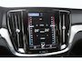 Volvo V60 T8 Twin Engine 390PK Automaat AWD R-Design / Adaptive Cruise Control / 360 Camera / Harman Kardon / Stoel- en stuurverwarming / Stoelverwarming achter / Trekhaak elektrisch wegklapbaar / Elektrische stoelen met geheugen