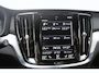 Volvo V60 T8 Twin Engine 390PK Automaat AWD R-Design / Adaptive Cruise Control / 360 Camera / Harman Kardon / Stoel- en stuurverwarming / Stoelverwarming achter / Trekhaak elektrisch wegklapbaar / Elektrische stoelen met geheugen