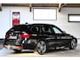 BMW 3-Serie Touring 318i High Executive M Sport | 19" | HUD | Panoramadak | Trekhaak | NL Geleverd