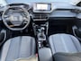 Peugeot 208 1.2 PureTech Allure ✓D-riem vv in 10-2025✓1e Eigenaar✓360° Camera✓Carplay✓Navi✓101pk✓LED✓Clima✓Cruise✓6 Bak✓Pdc✓Lm velgen✓Halfleder✓Recent beurt gehad✓N.A.P✓Apk tot 08-2028