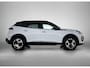 Peugeot e-2008 156pk EV GT 54 kWh Automaat | 3 Fase | 403km WLTP Actieradius | Camera | Full Led koplampen | Parkeersensoren v+a | Keyless | Cruise Control | Dodehoekdetectie | Apple Carplay / Android Auto | Donker getint glas | 17" lichtmetalen velgen |