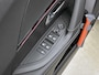 Peugeot e-2008 156pk EV GT 54 kWh Automaat | 3 Fase | 403km WLTP Actieradius | Camera | Full Led koplampen | Parkeersensoren v+a | Keyless | Cruise Control | Dodehoekdetectie | Apple Carplay / Android Auto | Donker getint glas | 17" lichtmetalen velgen |
