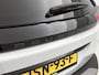 Peugeot e-2008 156pk EV GT 54 kWh Automaat | 3 Fase | 403km WLTP Actieradius | Camera | Full Led koplampen | Parkeersensoren v+a | Keyless | Cruise Control | Dodehoekdetectie | Apple Carplay / Android Auto | Donker getint glas | 17" lichtmetalen velgen |