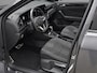 Volkswagen T-Roc 1.5 TSI 150pk DSG R-Line · Panoramadak · Camera · Dodehoeksensor · Keyless · Apple/Android Car Play · 19"Velgen ·