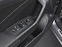 Volkswagen T-Roc 1.5 TSI 150pk DSG R-Line · Panoramadak · Camera · Dodehoeksensor · Keyless · Apple/Android Car Play · 19"Velgen ·