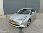 Toyota Prius 1.8 Dynamic | Hybrid | HUD | Navigatie | Lane Keeping | Stoelverwarming