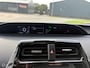 Toyota Prius 1.8 Dynamic | Hybrid | HUD | Navigatie | Lane Keeping | Stoelverwarming