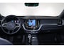 Volvo XC60 T6 Recharge AWD Ultra Black Edition - Panorama/schuifdak - IntelliSafe Assist & Surround - Harman/Kardon audio - Adaptieve LED koplampen - Parkeercamera achter - Verwarmde voorstoelen, stuur & achterbank - Parkeersensoren voor & achter - Elektr. bedienb. voorstoelen met geheugen - Head up display - Draadloze tel. lader - Extra getint glas - Inklapbare trekhaak - 21' LMV
